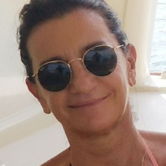 Meet your Posher, Elif - Picture 1 of 1